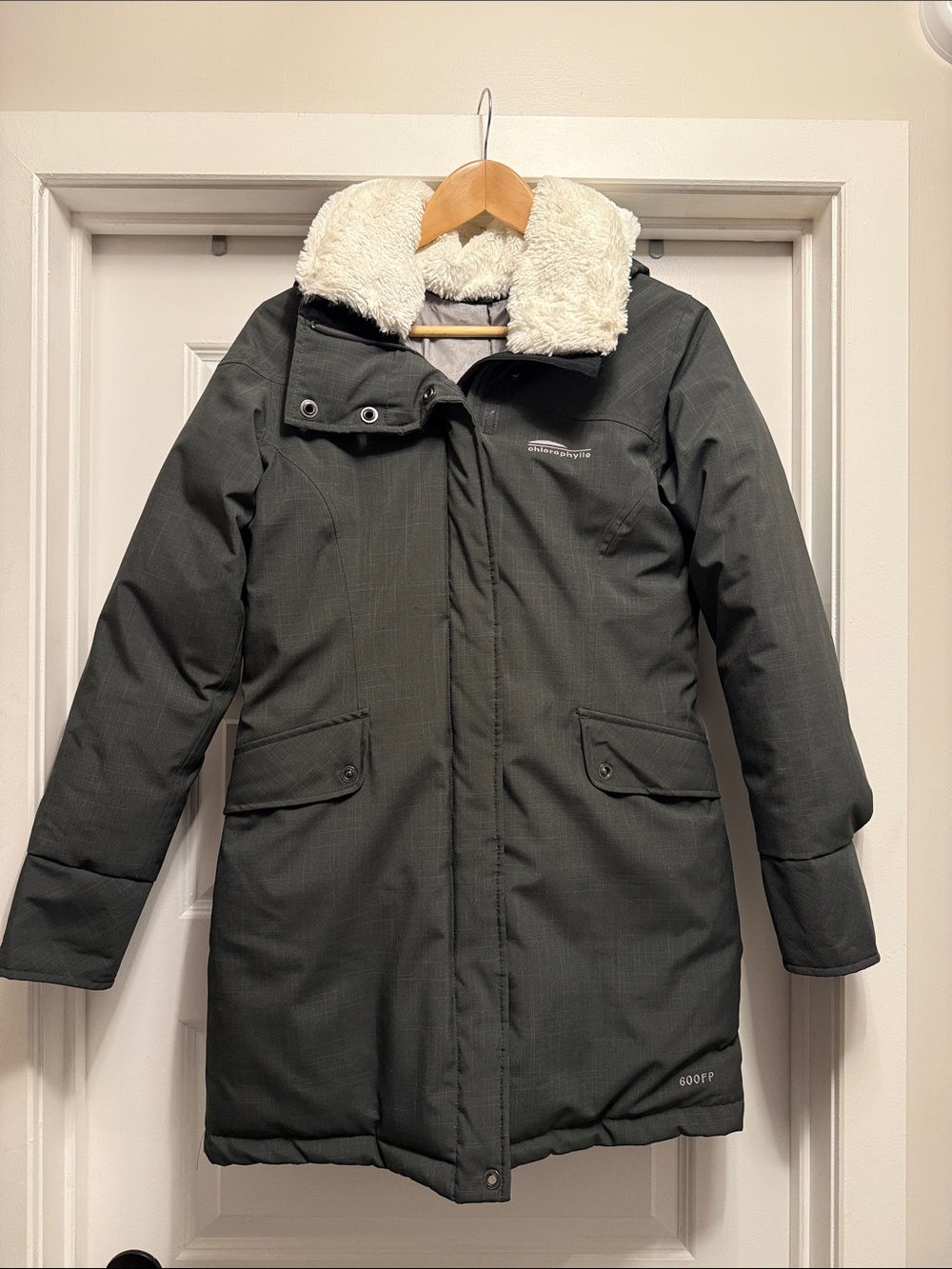 Chlorophylle Insulated Women's Parka Jacket with Sherpa Collar - Dark Grey